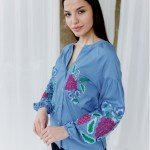 Вишиванка жіноча "П'ЯНКИЙ АРОМАТ" (ДЖИНС ГОЛУБИЙ) - image-1